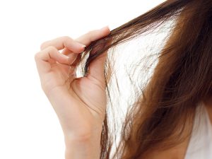 Hoe slecht zijn siliconen voor je haar en hoe herken je ze in je haarproducten?